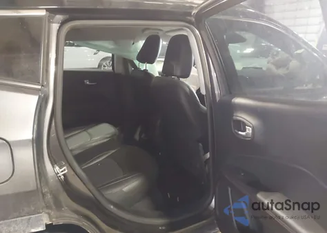 2019 Jeep Compass Limited 4X4 из США, поврежденный, VIN 3C4NJDCB5KT641853